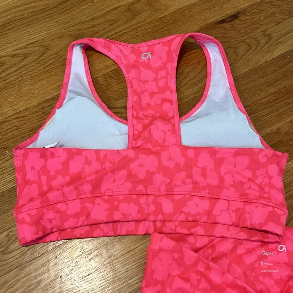 Gap fit Pink leopard sports bra and high rise legging set - Picture 3 of 4